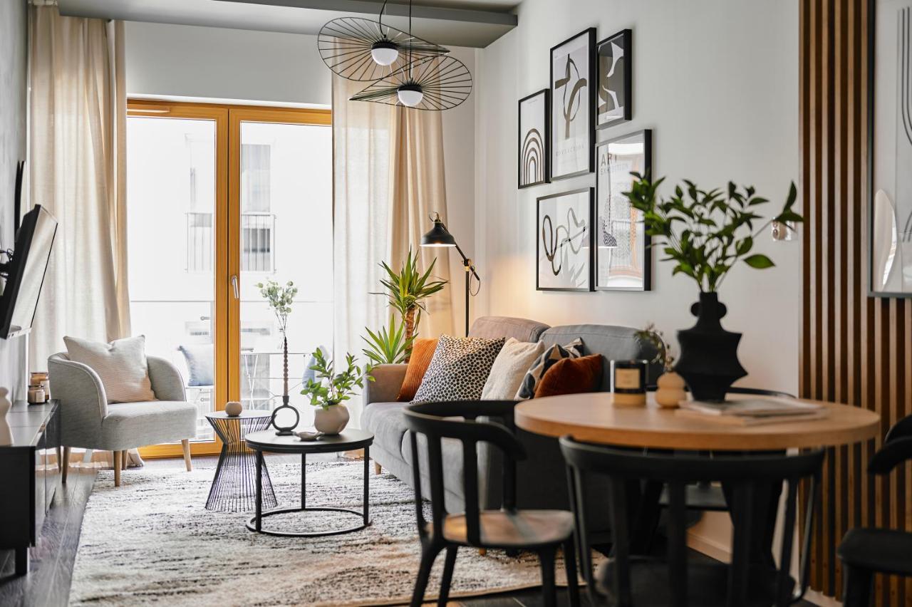 Main Station Art Apartment كراكوفيا المظهر الخارجي الصورة