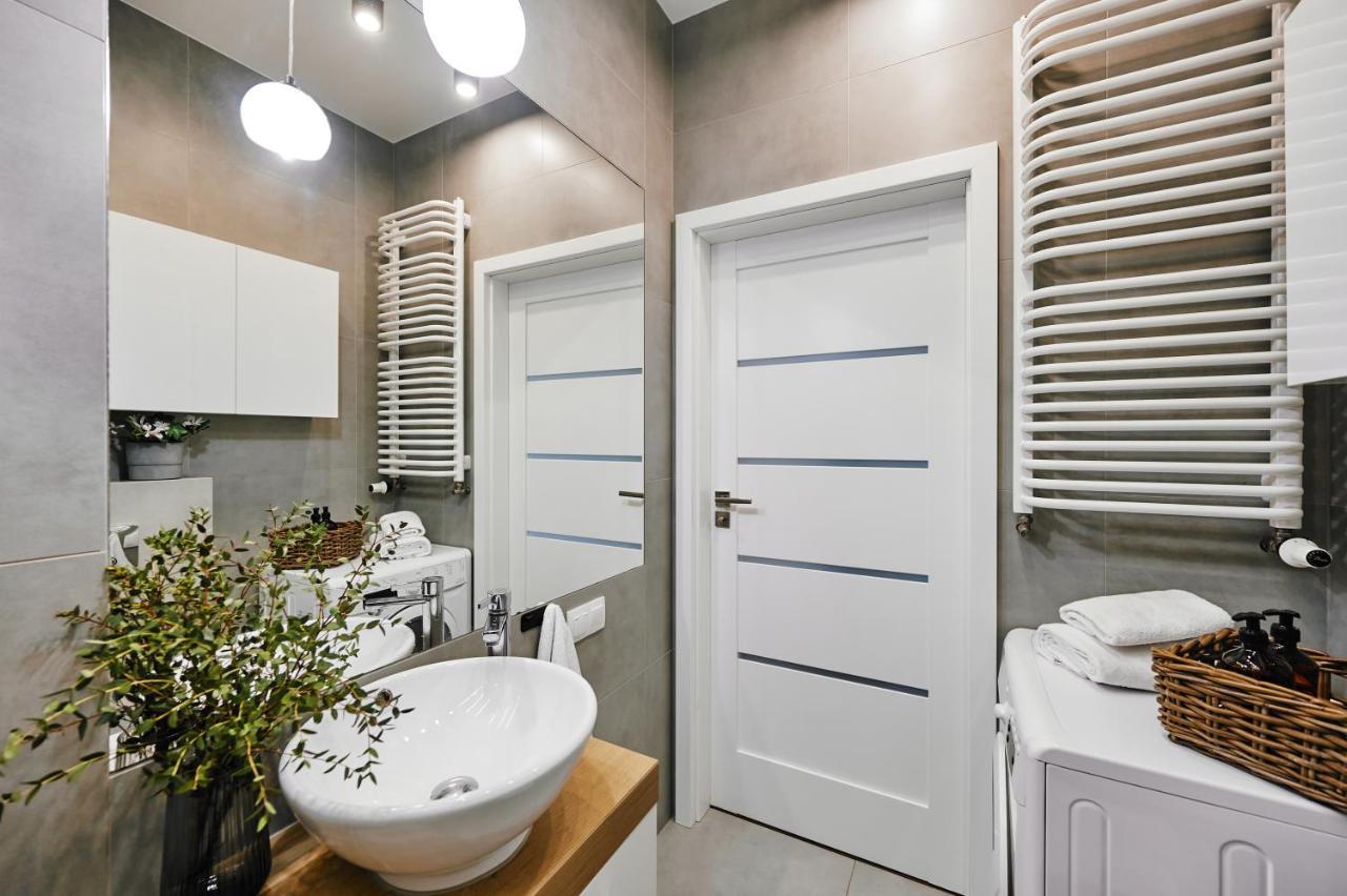 Main Station Art Apartment كراكوفيا المظهر الخارجي الصورة